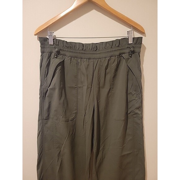 Athleta Trekkie High Rise Parachute Wide Leg Travel Pants 12 #533487 Aspen Olive - Picture 4 of 9